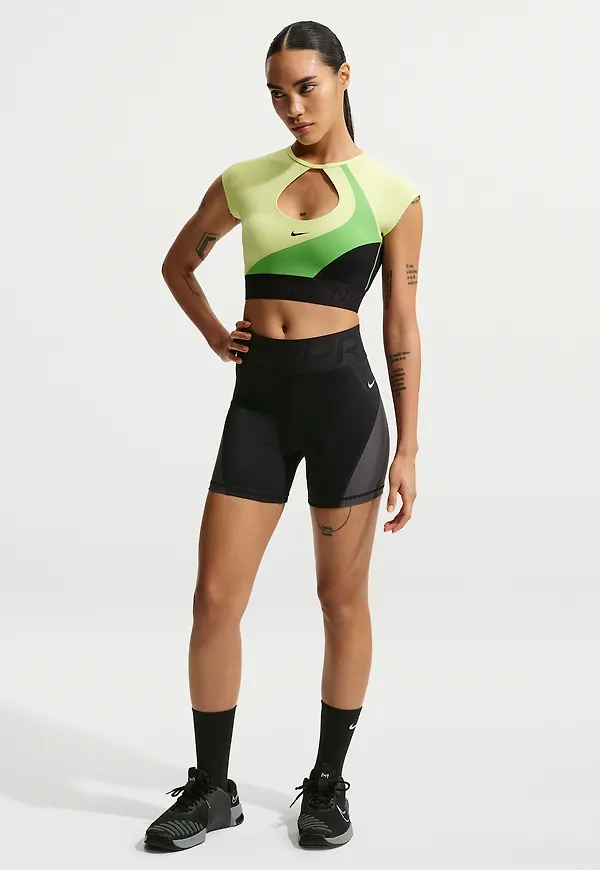Nike Pro Sculpt