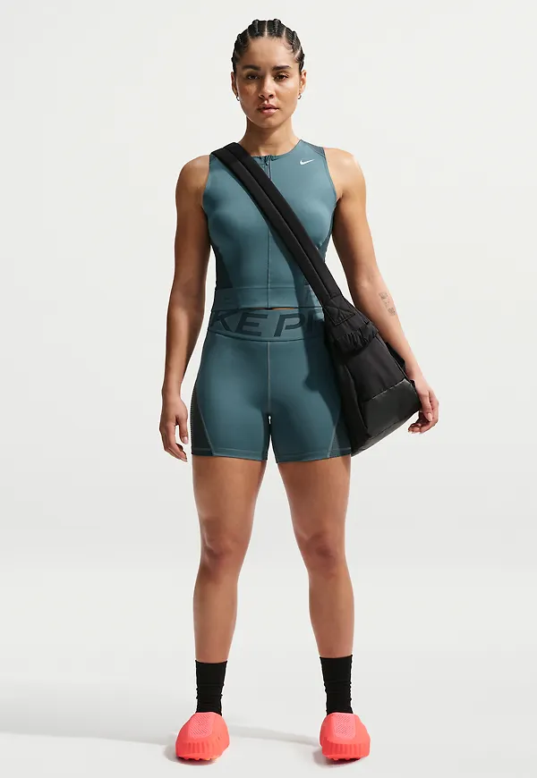 Nike Pro Sculpt