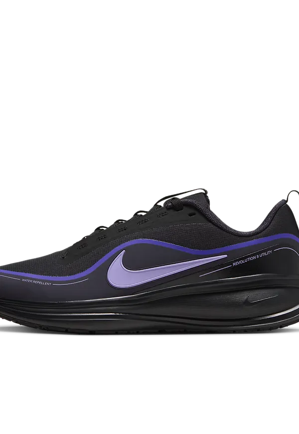 Nike Revolution 8 Utility