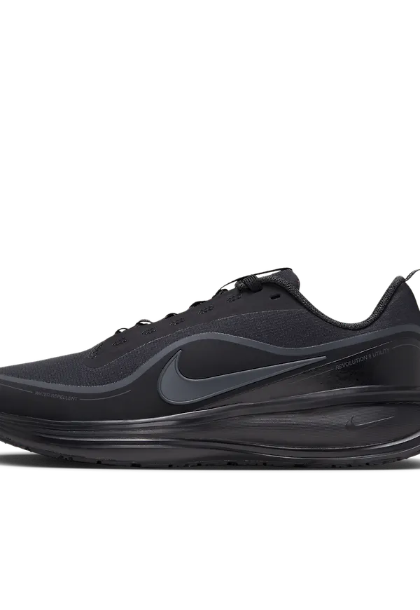 Nike Revolution 8 Utility
