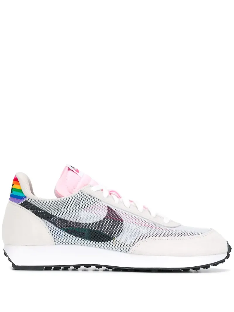 Nike sneakers i mesh med regnbågsdetalj - Vit