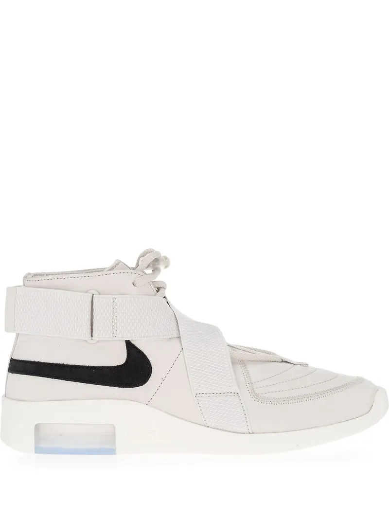 Nike sneakers med korsremmar - Vit
