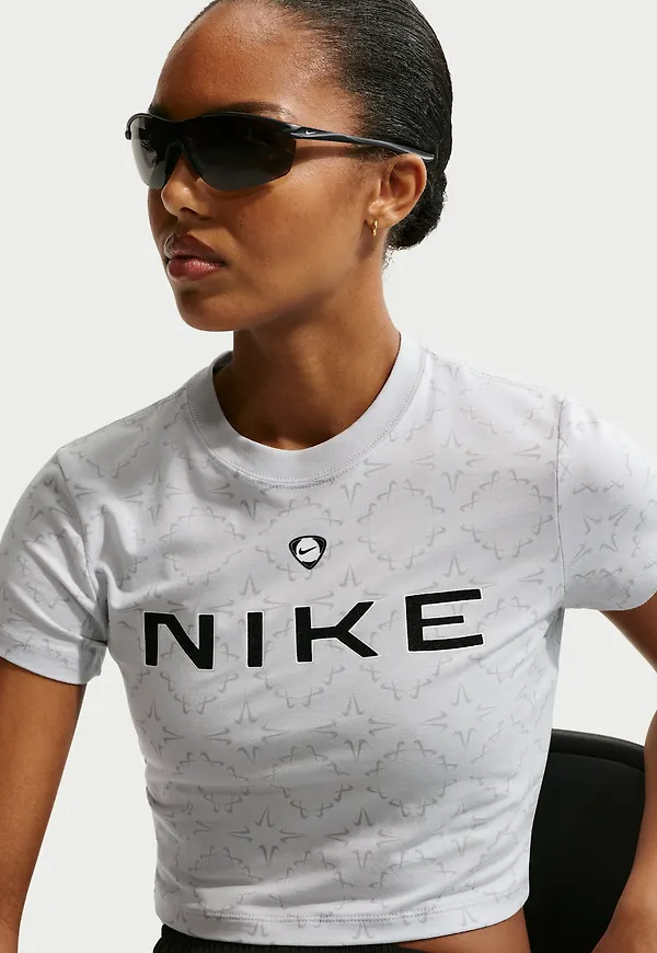 Nike Sportswear Chill Knit