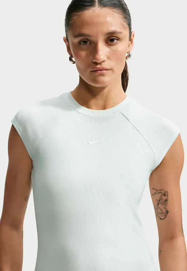Nike Sportswear Chill Knit