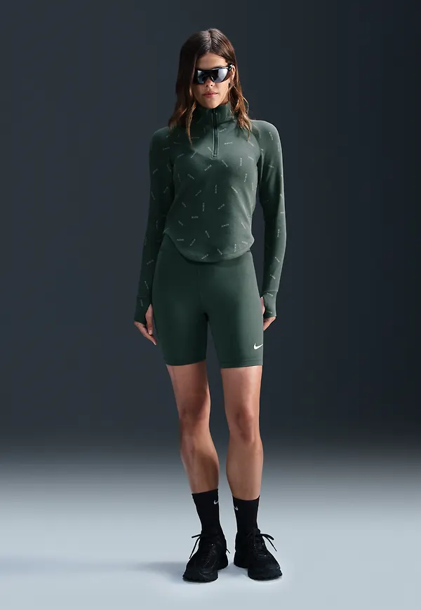 Nike Sportswear Classic