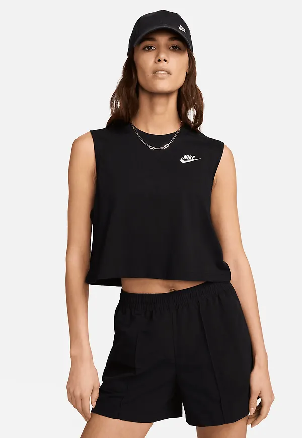 Nike Sportswear Club