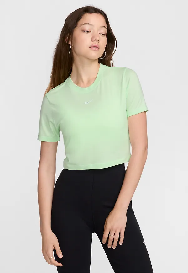 Nike Sportswear Essential