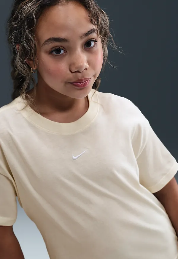 Nike Sportswear Essential