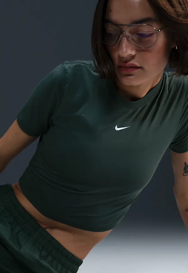Nike Sportswear Essential