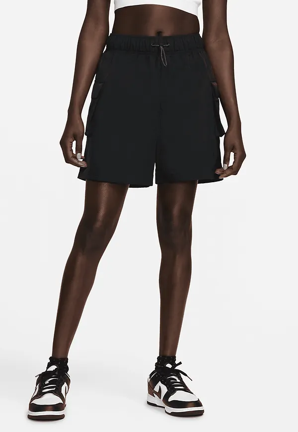 Nike Sportswear Essential