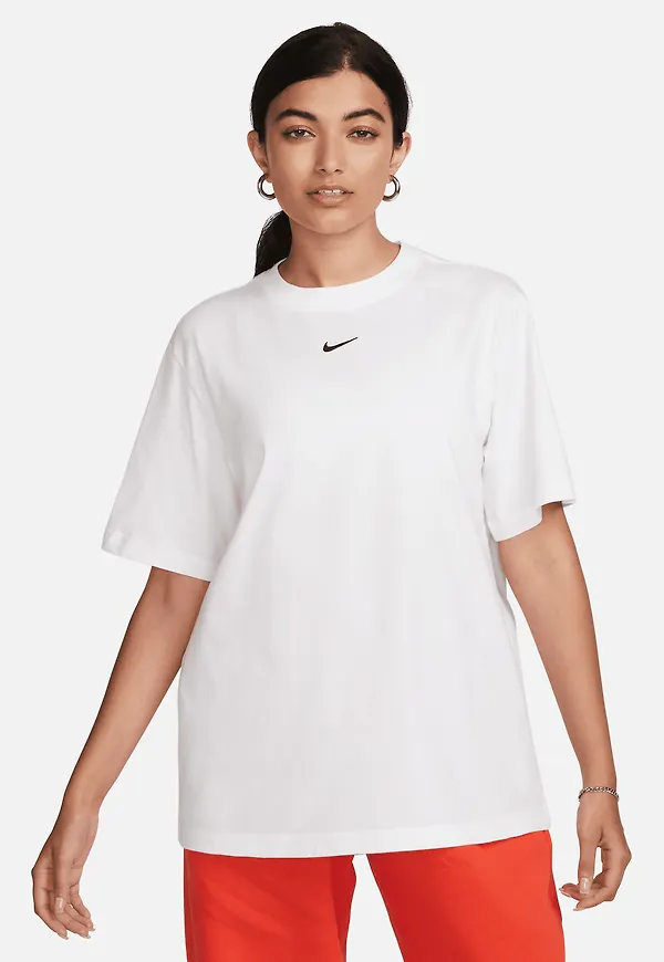 Nike Sportswear Essential