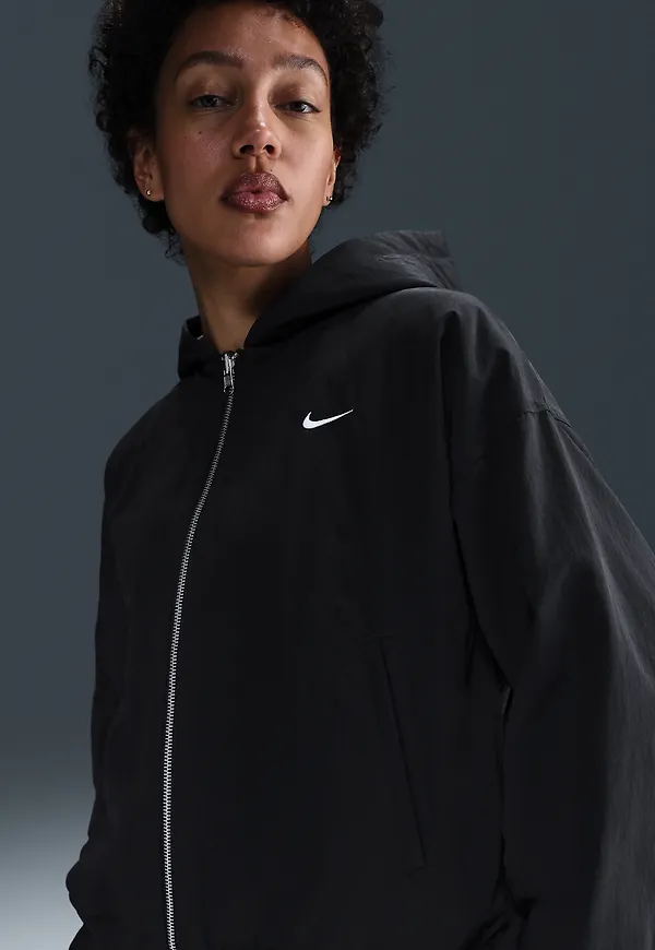Nike Sportswear Essential
