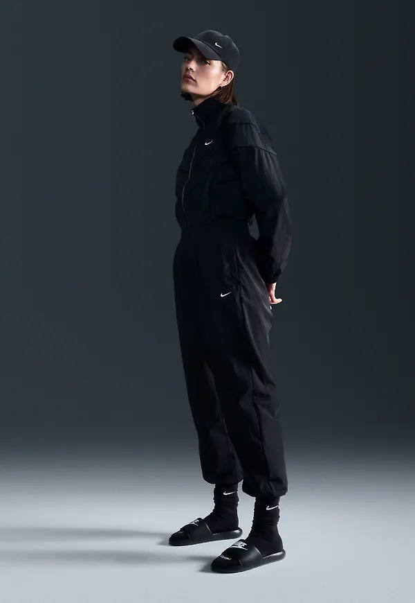 Nike Sportswear Essential