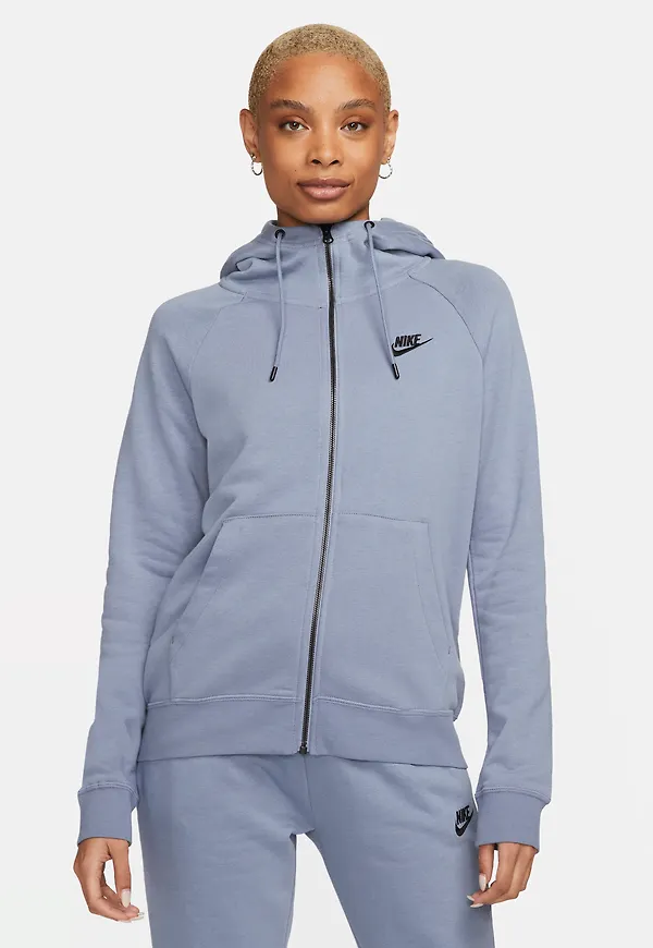 Nike Sportswear Essential