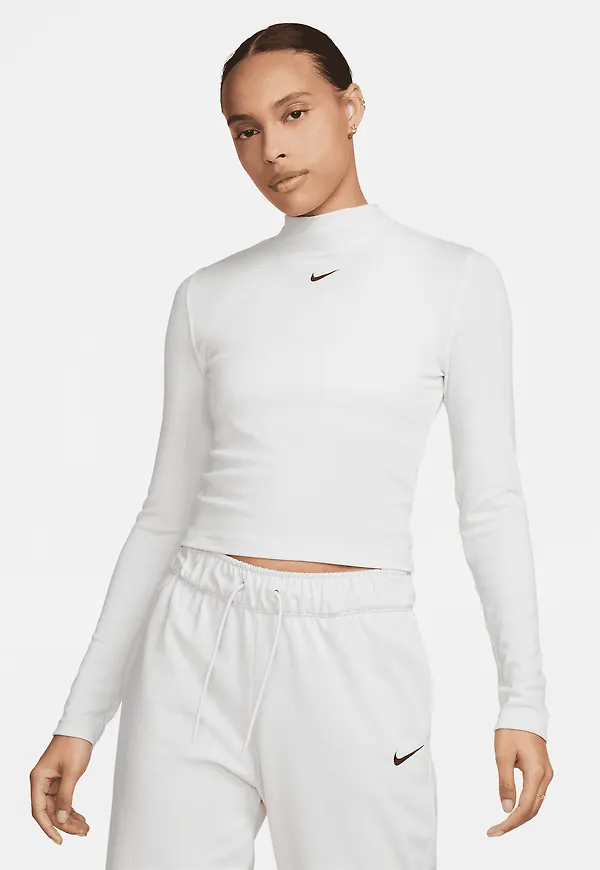 Nike Sportswear Essential