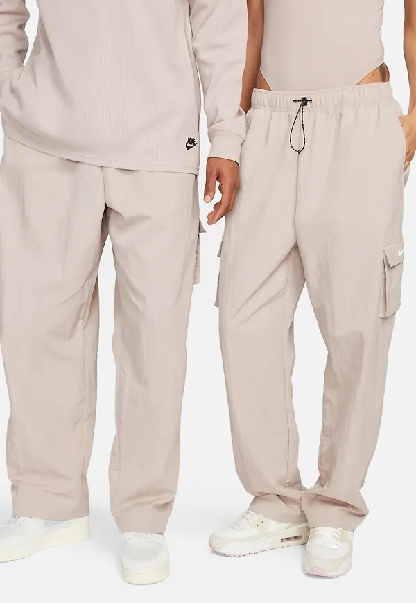 Nike Sportswear Essential