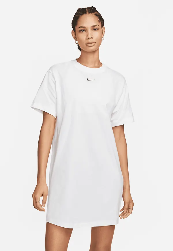 Nike Sportswear Essential