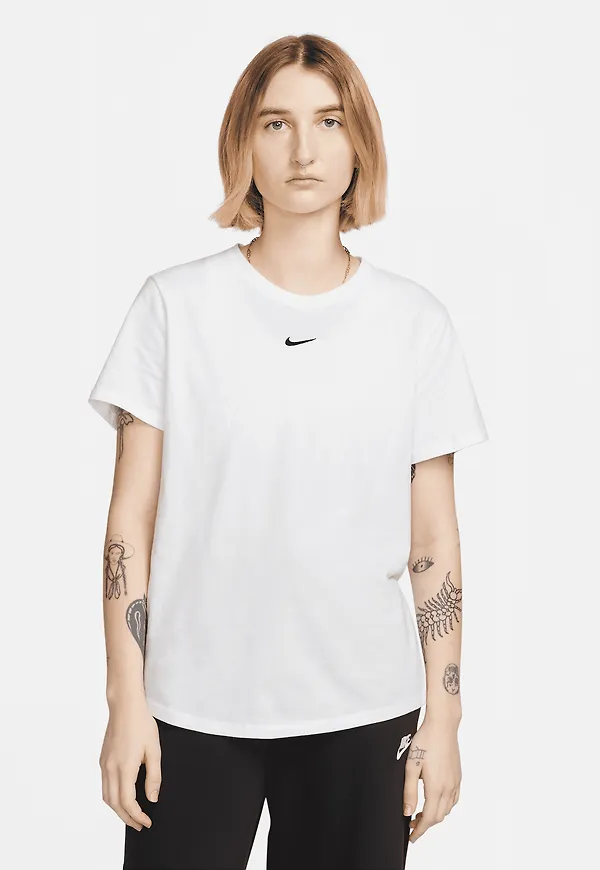 Nike Sportswear Essential