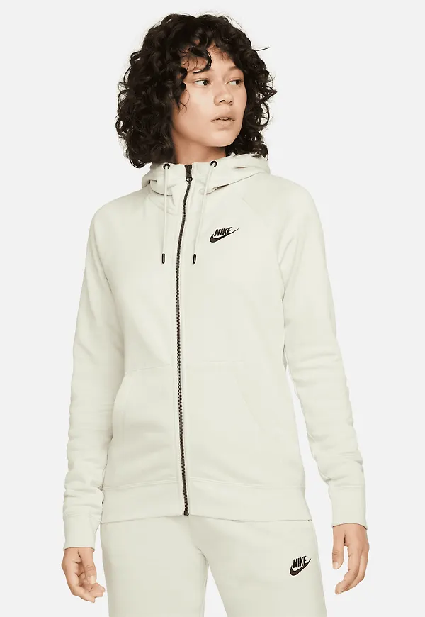 Nike Sportswear Essential