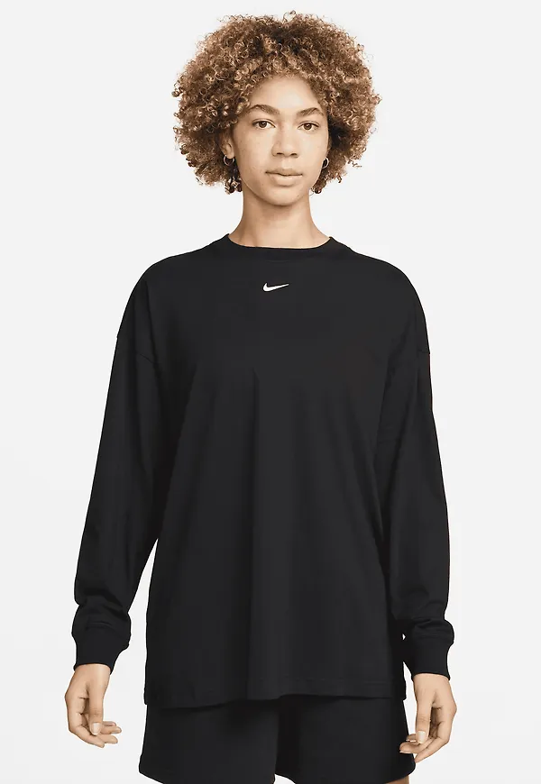 Nike Sportswear Essentials