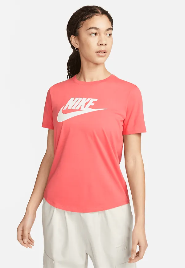 Nike Sportswear Essentials