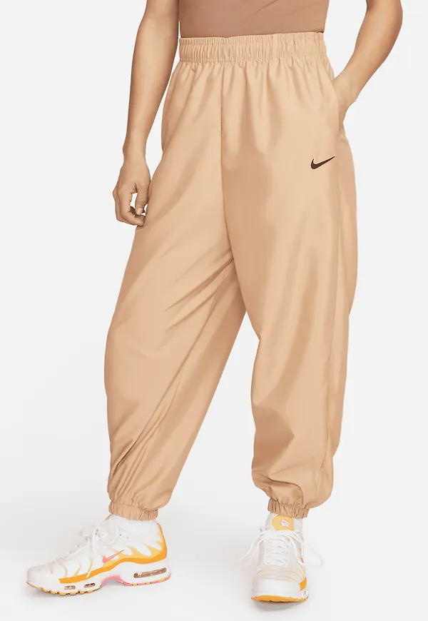 Nike Sportswear Trend