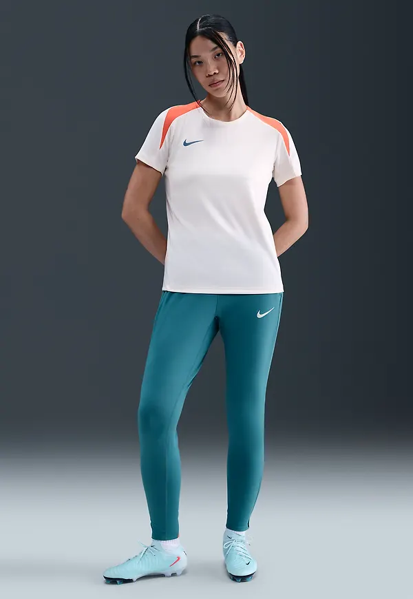 Nike Strike