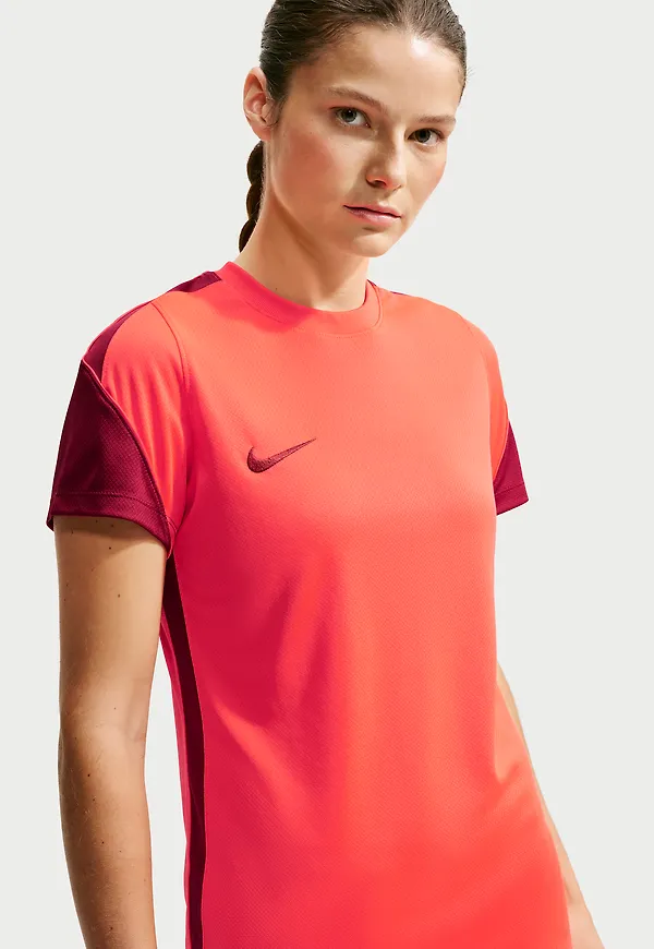 Nike Strike