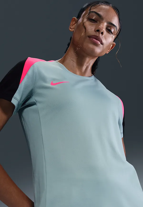 Nike Strike