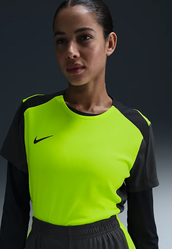 Nike Strike