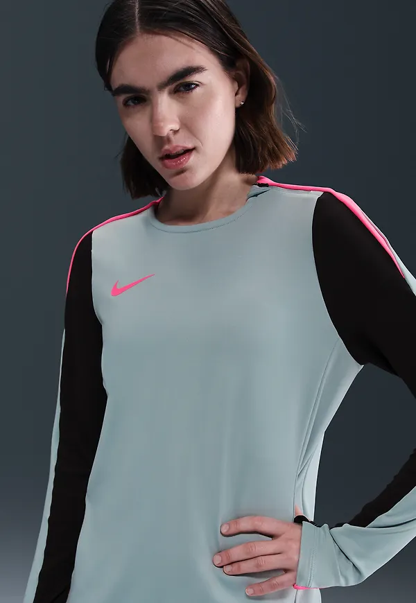 Nike Strike