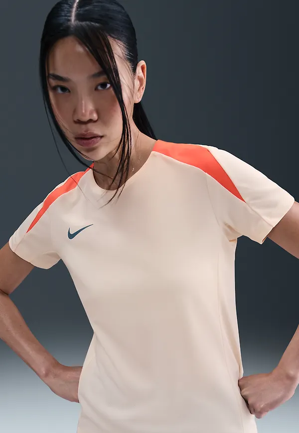 Nike Strike