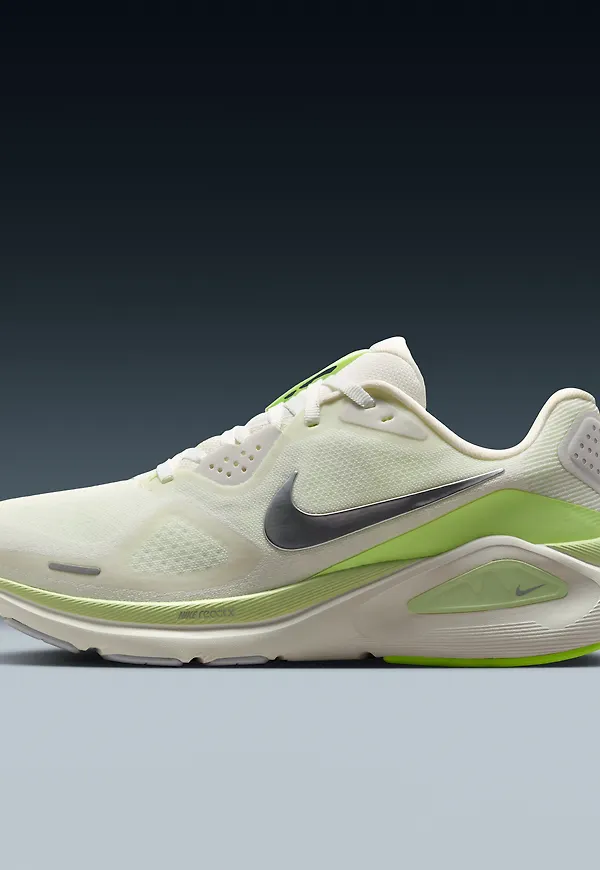Nike Structure 26