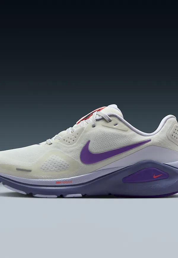 Nike Structure 26