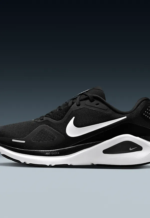 Nike Structure 26
