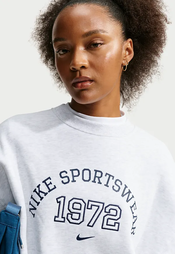 Nike Studio Fleece Medium Weight