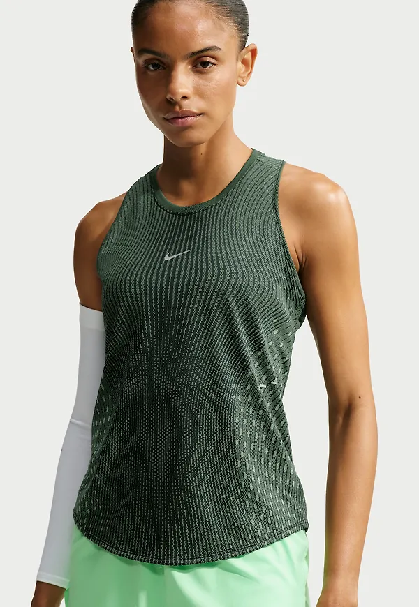 Nike Swift Aero-FIT