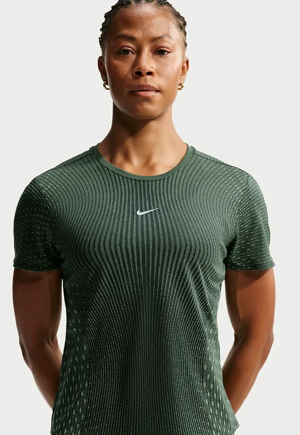 Nike Swift Aero-FIT