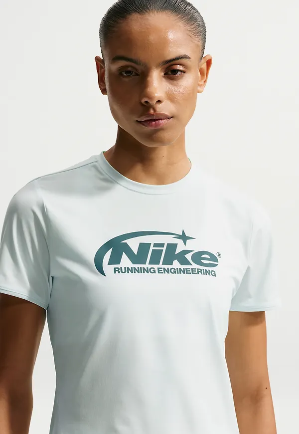 Nike Swift