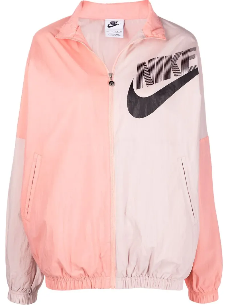 Nike Swoosh lättviktsjacka med tryck - Rosa