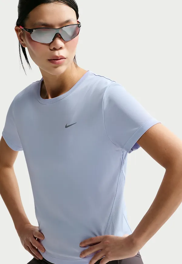 Nike Tempo