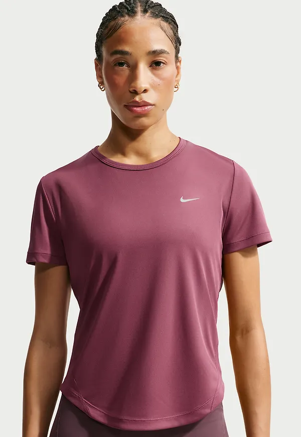Nike Tempo