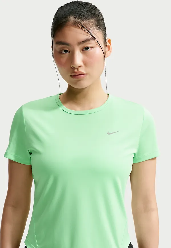 Nike Tempo