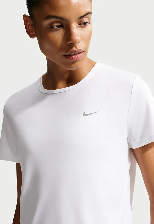 Nike Tempo