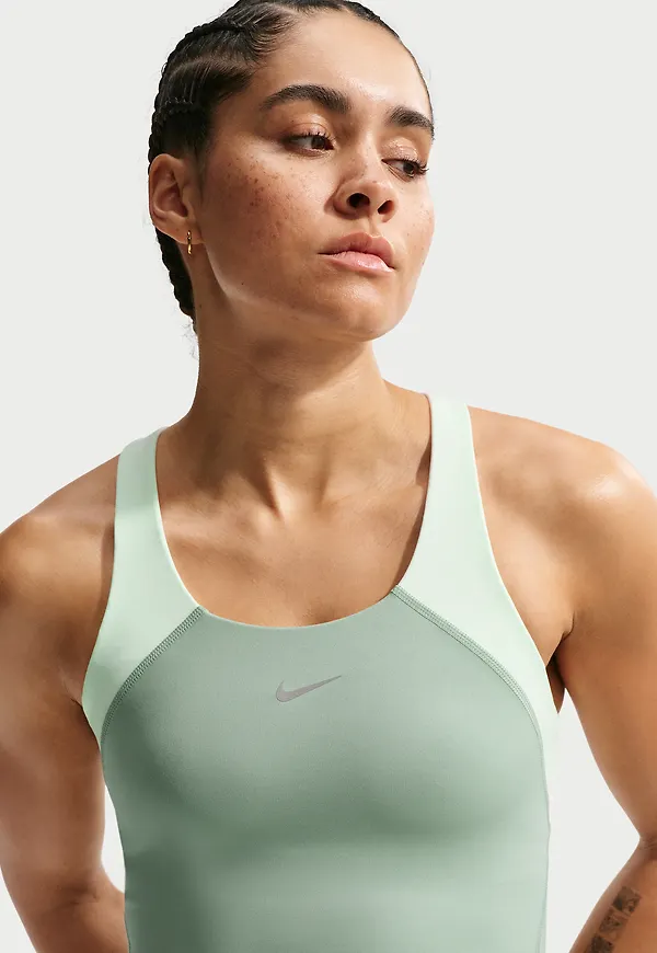 Nike Tempo