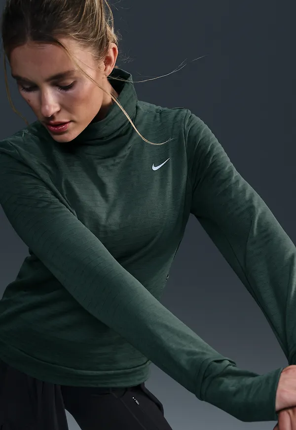 Nike Therma-FIT Swift