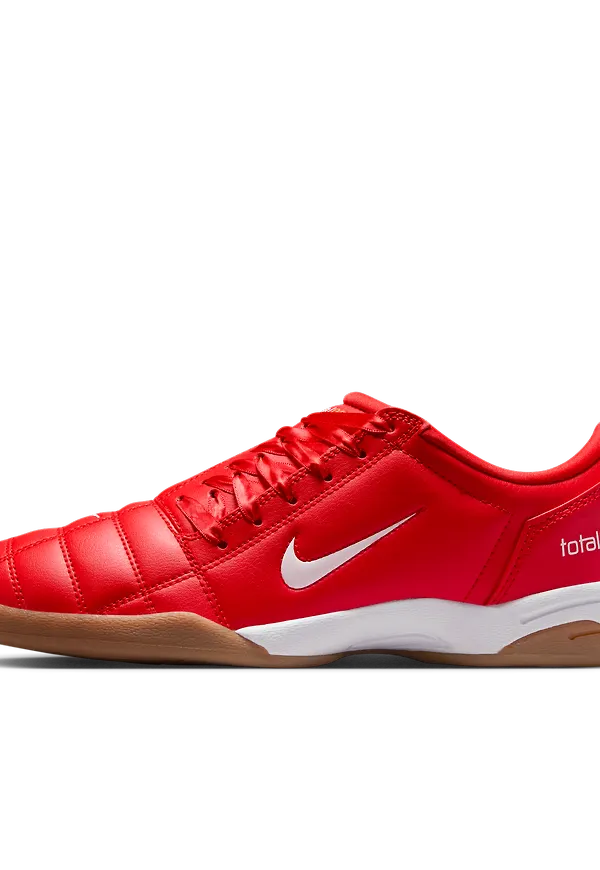 Nike Total 90