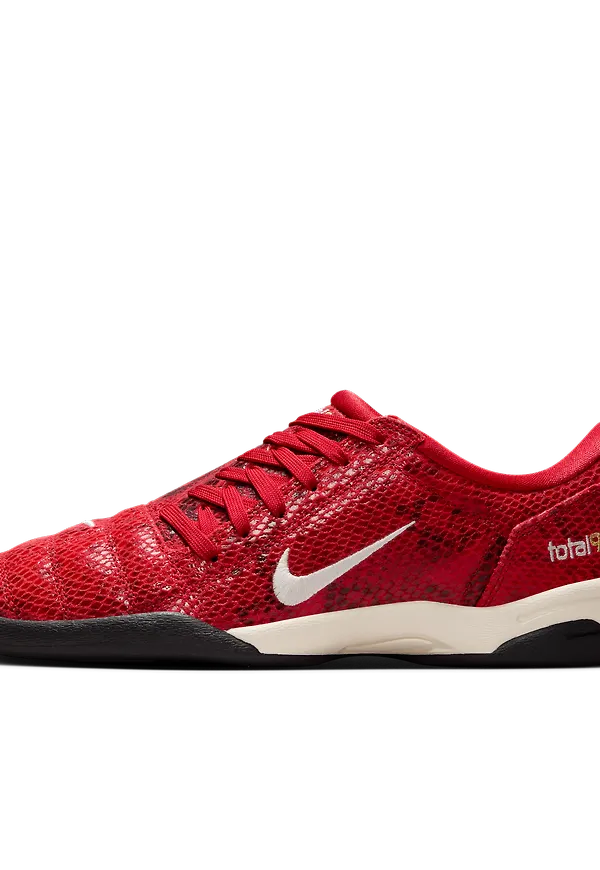 Nike Total 90 SE
