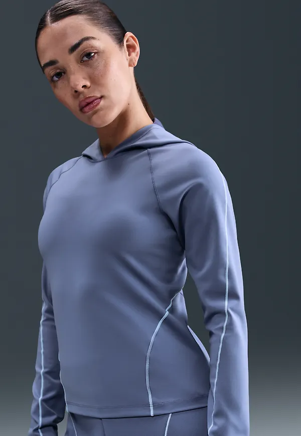 Nike Universa
