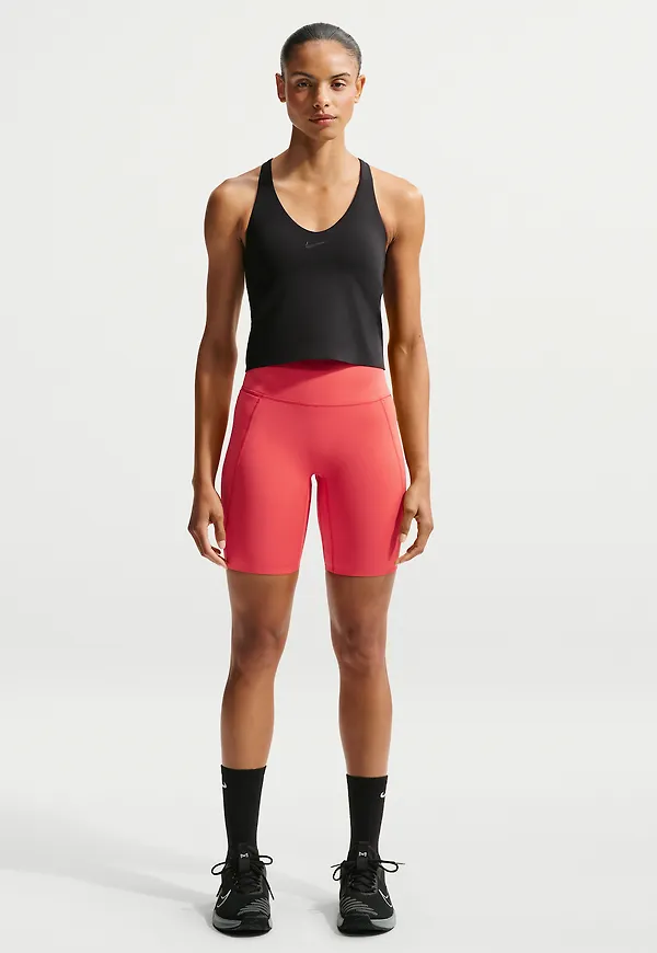 Nike Universa